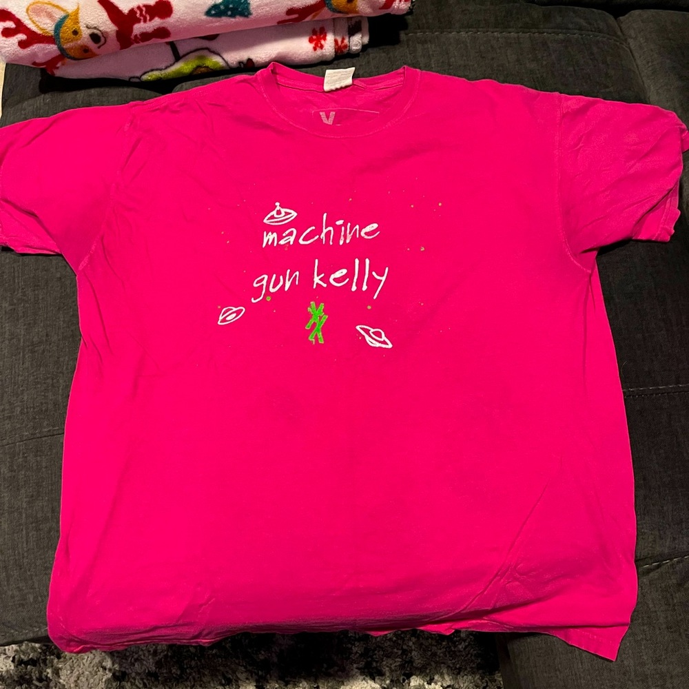 !!SOLD!! **OFFICIAL** Machine Gun Kelly “Concert for Aliens” Tee